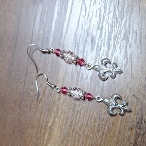 Flur de lis earring with pink flower glass beads and pink crystal